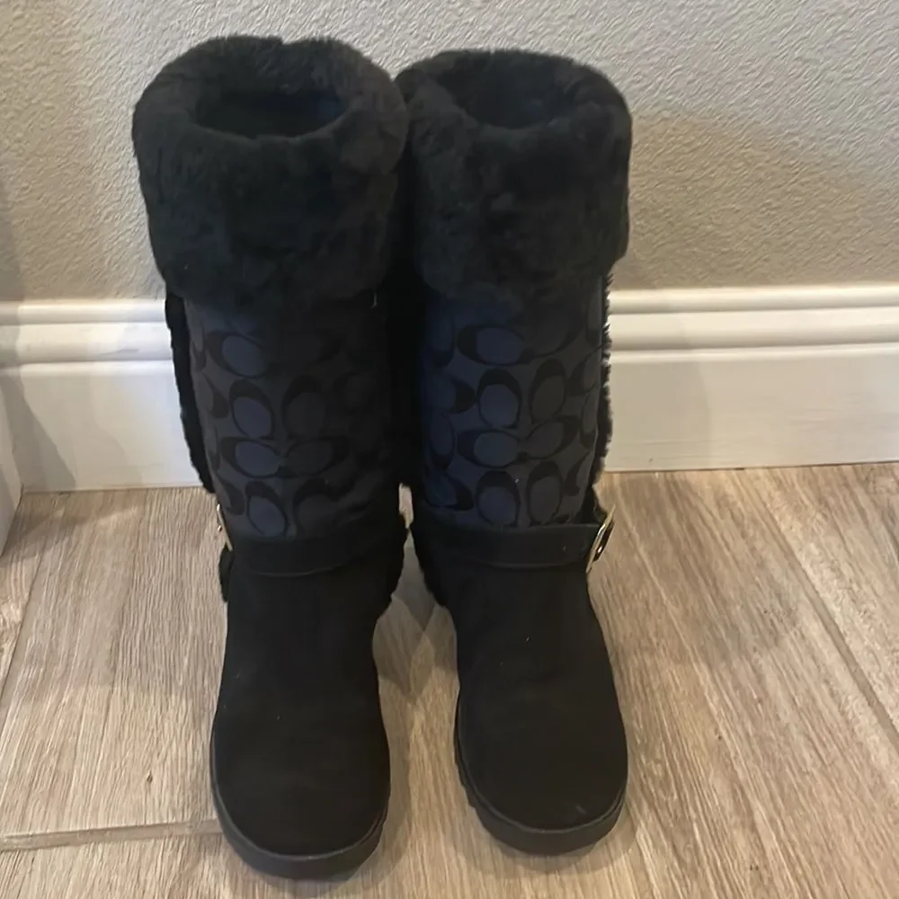 Coach Deeann Authentic Buckle Traditional C Sign Fur Boots Woman’s’ size 5.5
